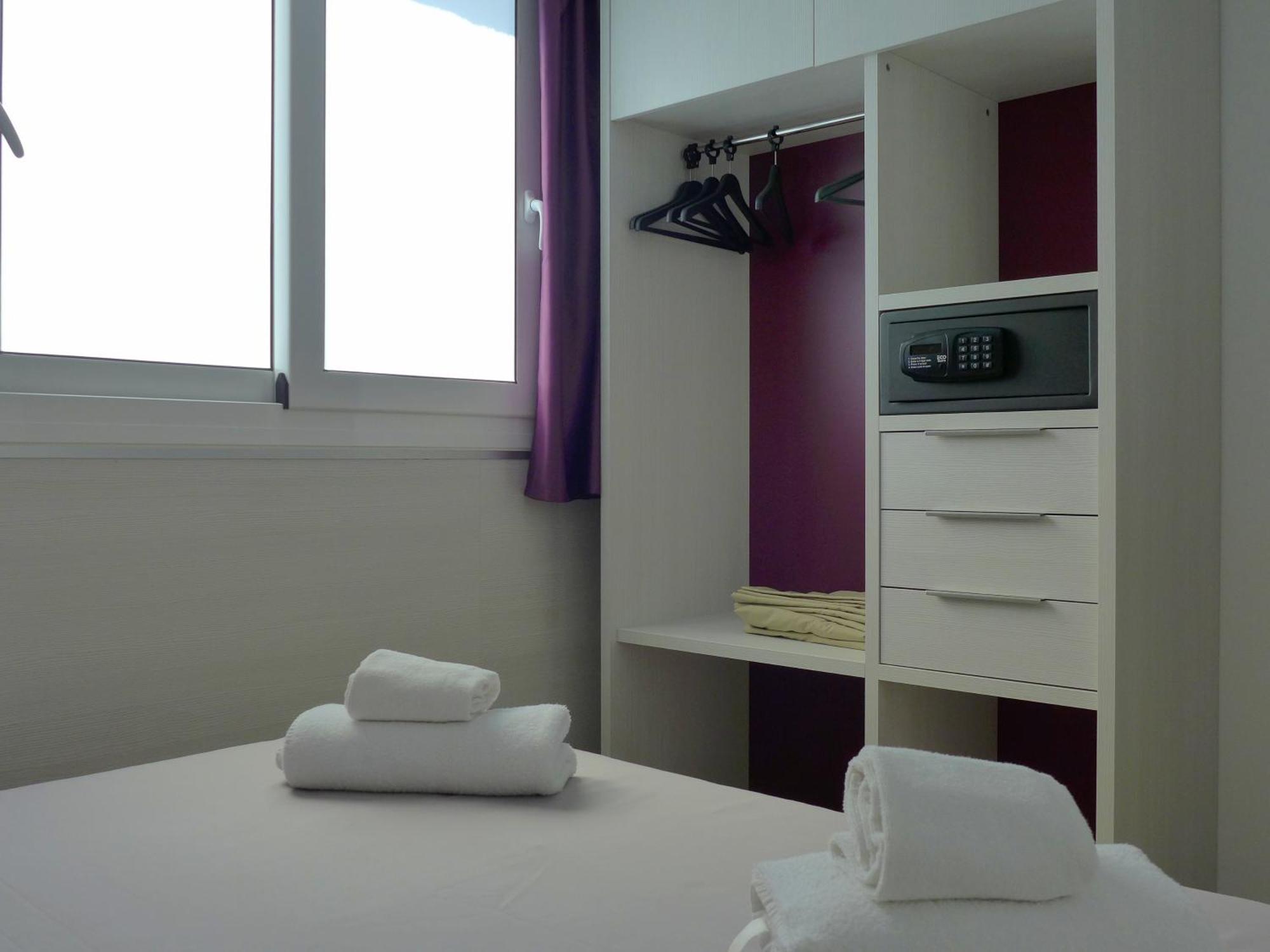 Rentalmar Navarra Family Suites Salou Cameră foto