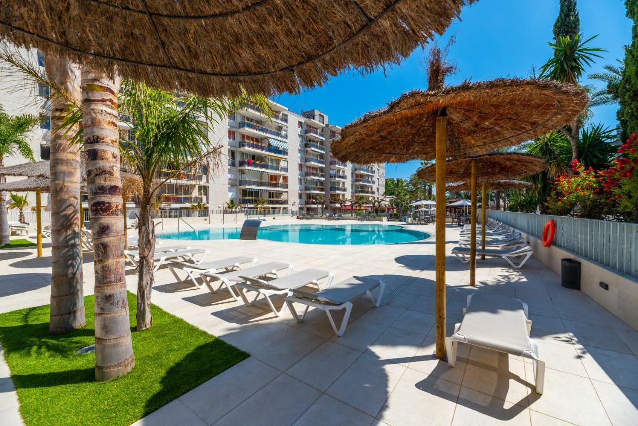 Rentalmar Navarra Family Suites Salou Exterior foto